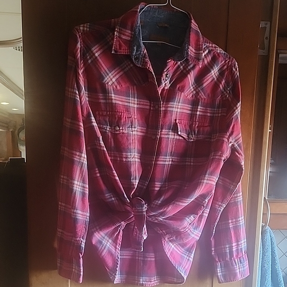 Jacks Girlfriend Red/Blue Plaid Pearl Snap Light Flannel Top Size L - Picture 2 of 16